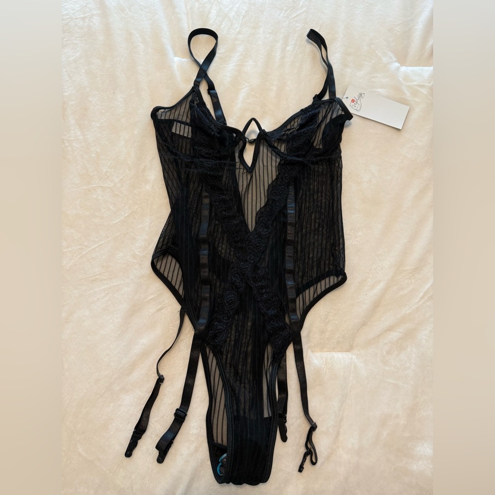 Fashion Nova Black Sheer Striped Teddy With Attached Garter Straps. Size Med NWT
